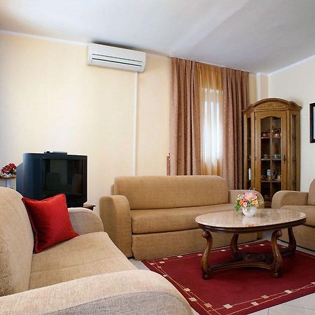 Apartments Vuksic Светі-Стефан Екстер'єр фото