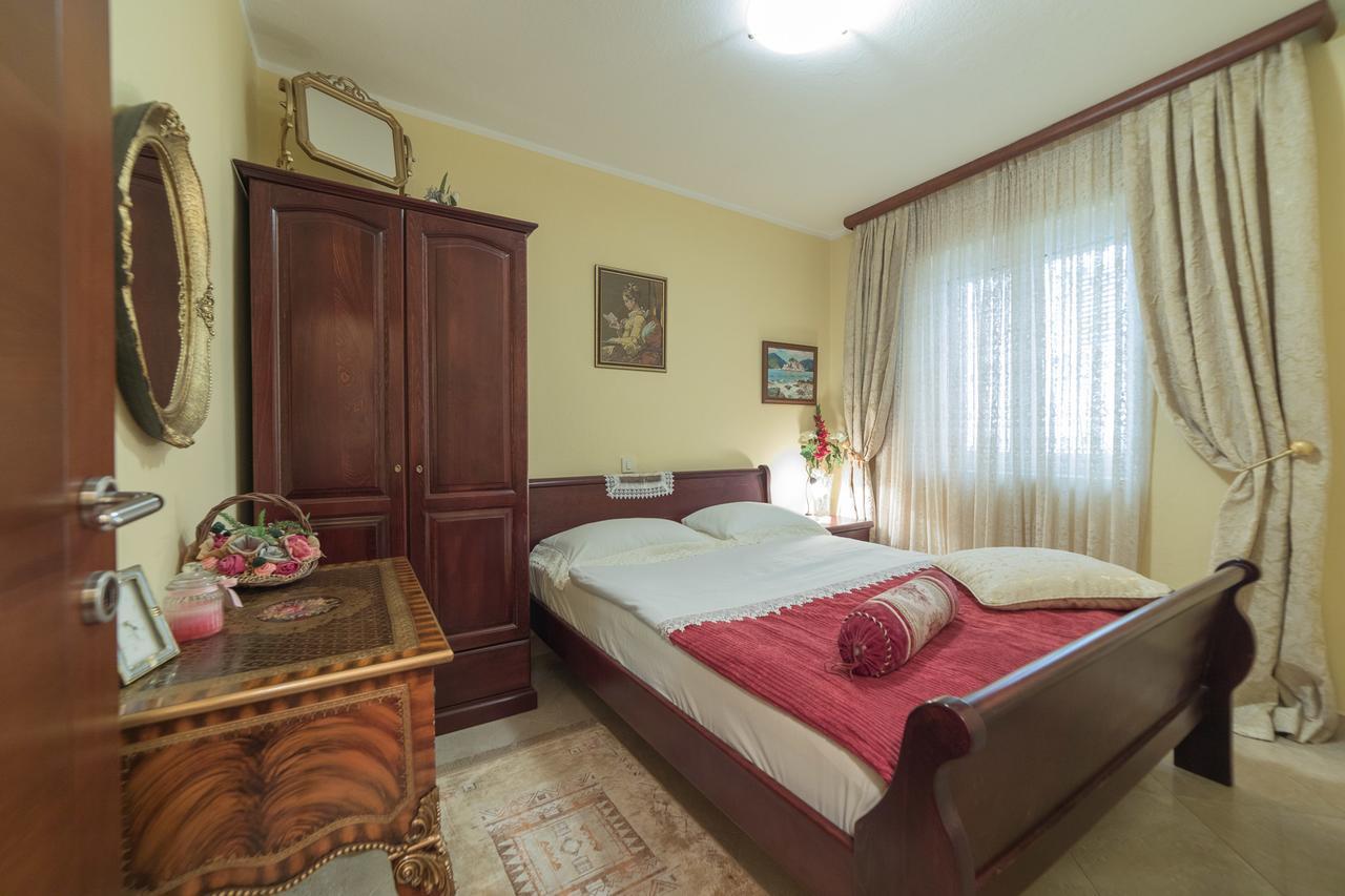 Apartments Vuksic Светі-Стефан Екстер'єр фото