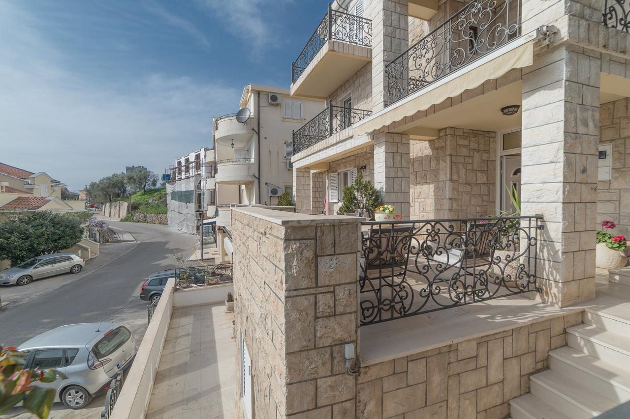 Apartments Vuksic Светі-Стефан Екстер'єр фото